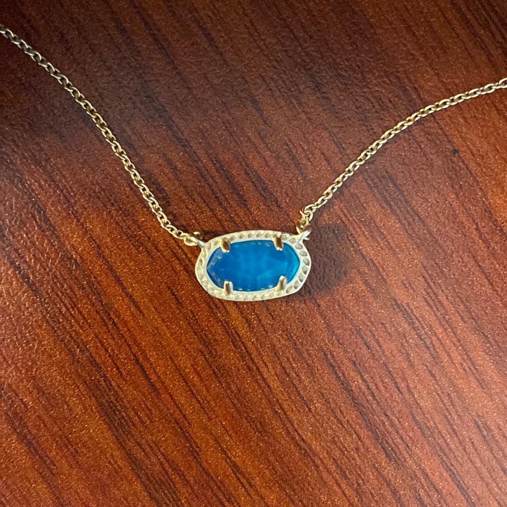 Kendra Scott necklace